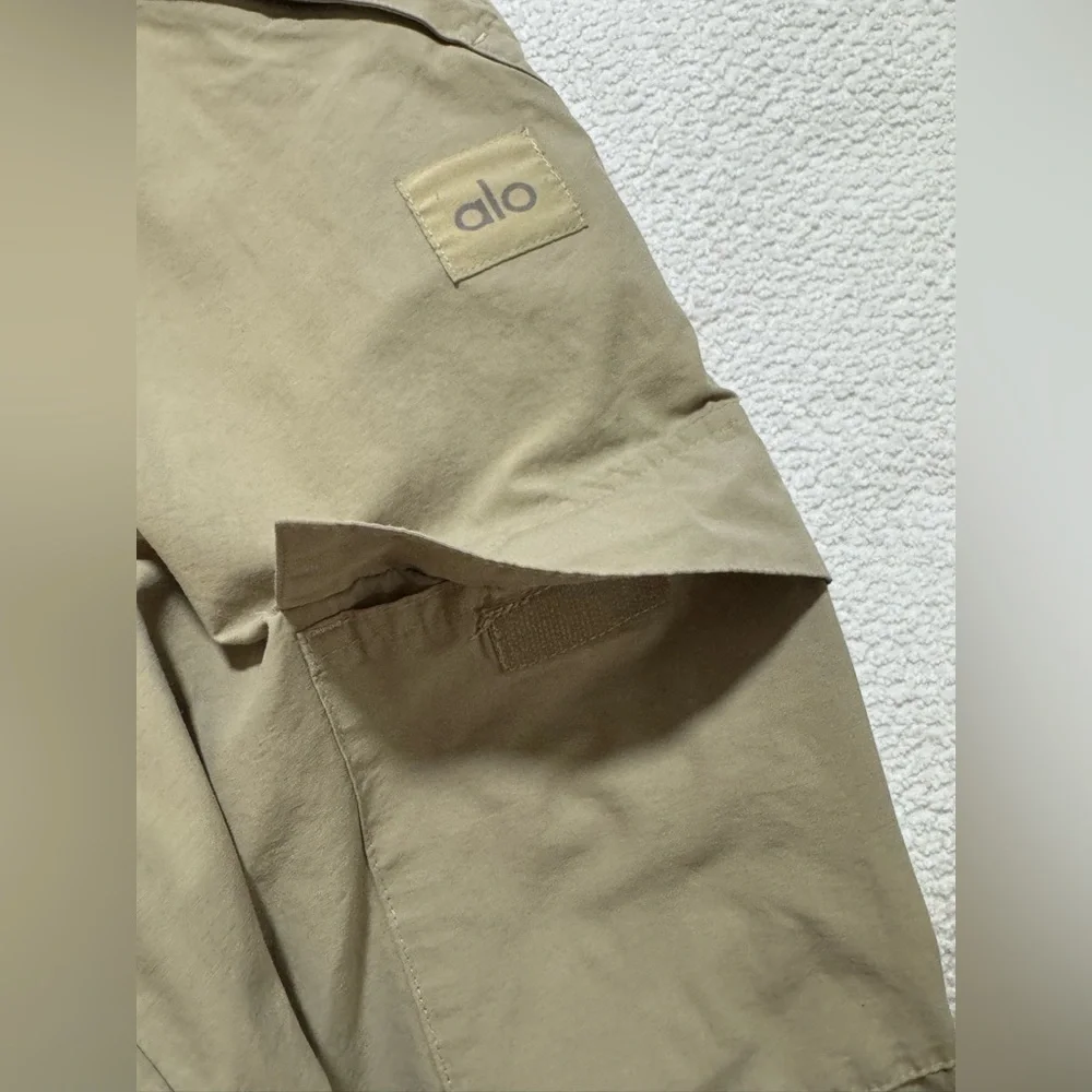 ALO Yoga khaki Cargo Ankle Pants